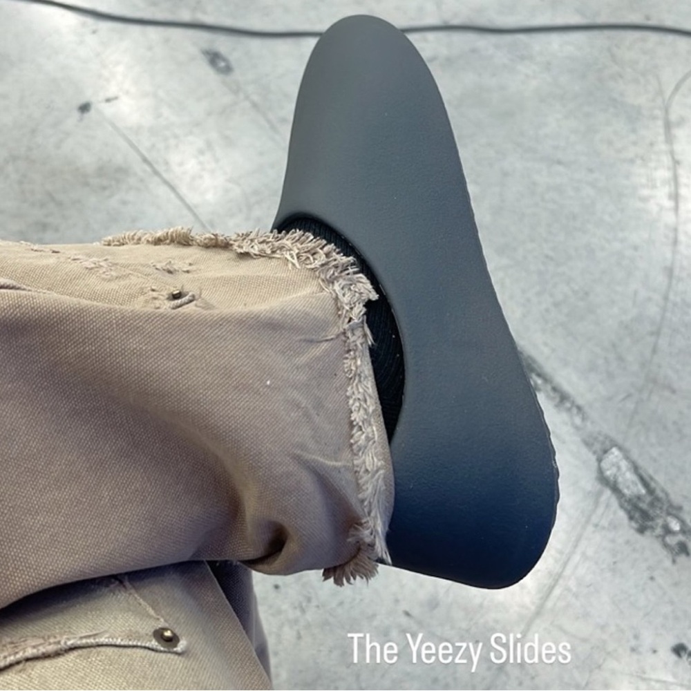 YZY Kanye YE SL-01 YEEZY SLIDES ON-FOOT
